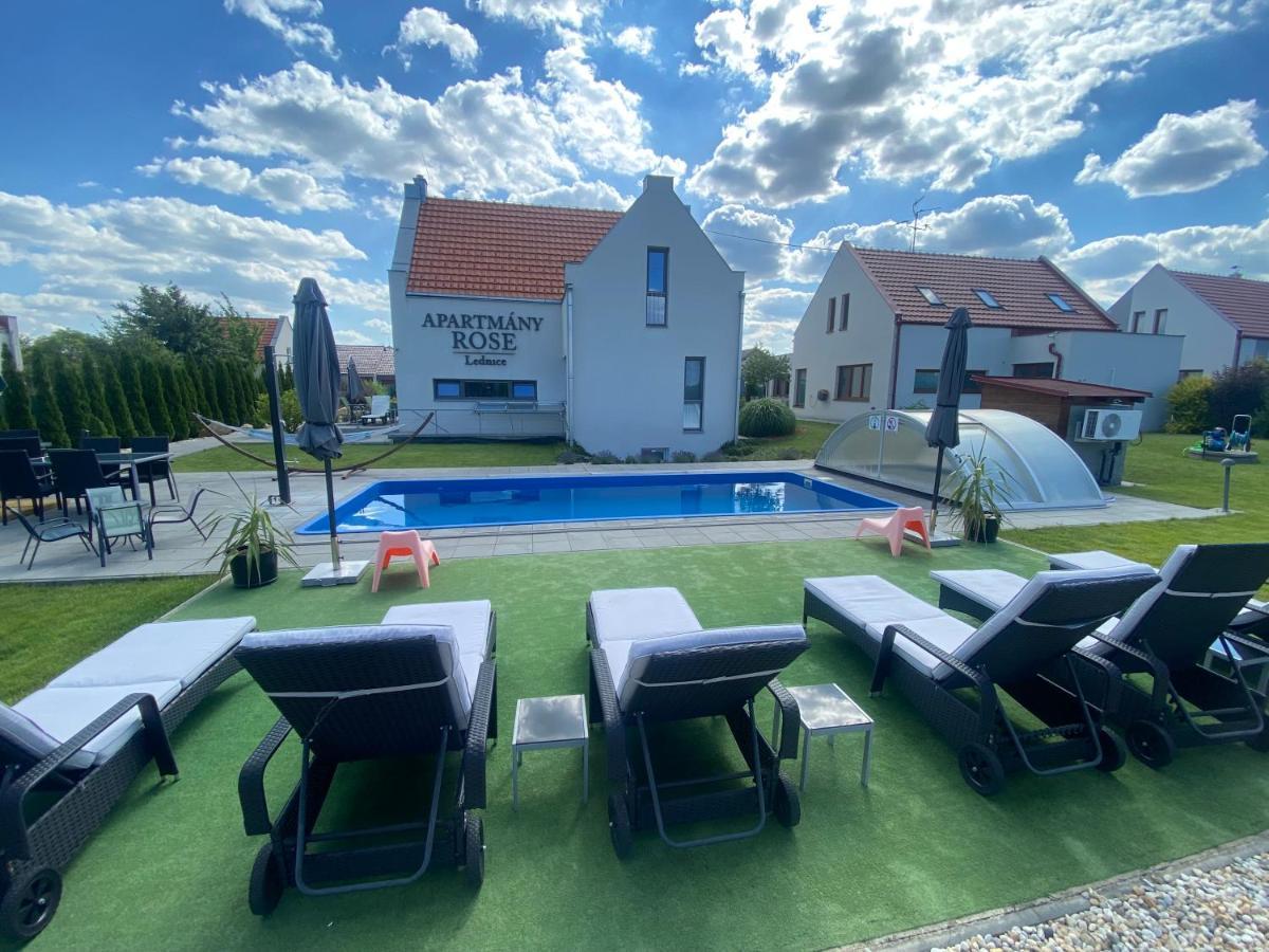 Apartmany Rose Lednice Buitenkant foto
